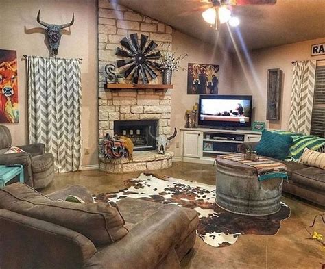 Shop home & office decor | gear from the official dallas cowboys pro shop. 20 Cozy Farmhouse Living Room Makeover Decor Ideas ...
