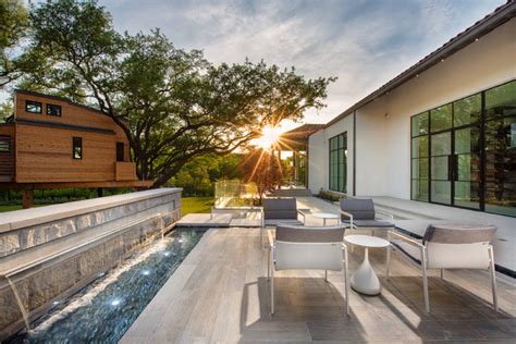 Modern Treehouse Resort In Dallas Tx Modern Pool Dallas By
