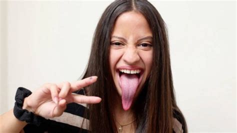 17 People With Very Long Tongues Barnorama