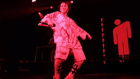 Billie Eilish Sydney Concert Fans Faint At Hordern Pavilion Side Show Daily Telegraph