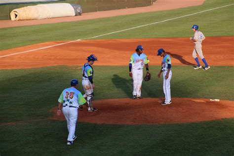 Jun 25, 2021 · the blue jays' bullpen squandered a solid outing from rookie starter alek manoah,. Burlington Royals vs. Bluefield Blue Jays (Minor League Ba ...