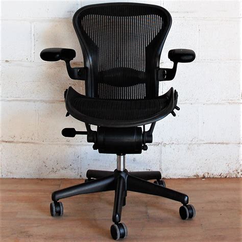 The aeron by herman miller consaidered to my by many experts as being one of the best office chairs. HERMAN MILLER Aeron Size A Task Chair 2179 Office Swivel