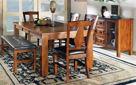 Lakewood Medium Oak Extendable Rectangular Dining Room Set From Steve