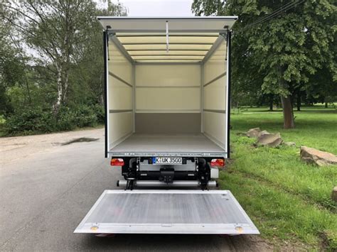 The volkswagen transporter, based on the volkswagen group's t platform, now in its sixth generation, refers to a series of vans produced for over 70 years and marketed worldwide. Mercedes Benz Sprinter Transporter 3,5t Koffer / Hebebühne ...