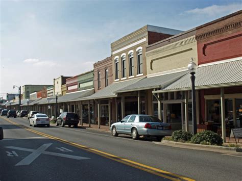 10 Best Small Towns In Alabama To Put Down Roots