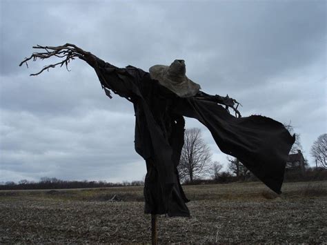 20 Creepy Scarecrows That Will Seriously Haunt Your Dreams Scary