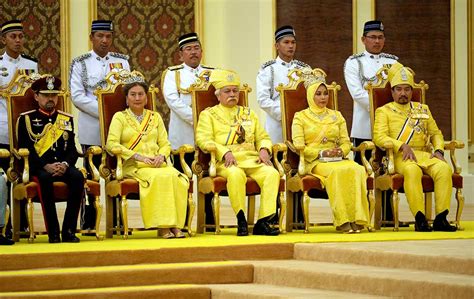 Twitter rasmi jabatan kastam diraja malaysia berkhidmat memakmurkan negara | twuko. WARISAN RAJA & PERMAISURI MELAYU: Keberangkatan Raja-Raja ...