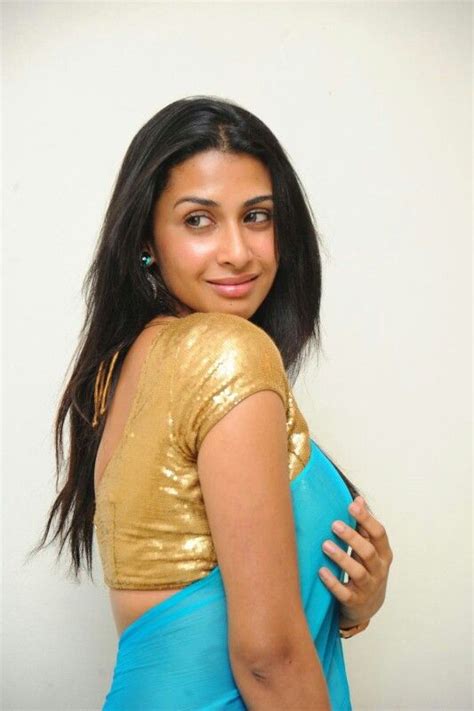 Actress And Model Gayathri Iyer Hot In Golden Blouse And Transparent