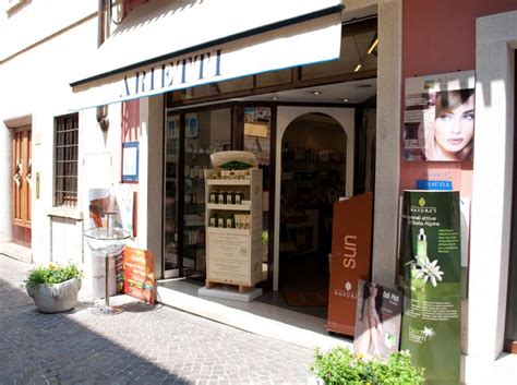 €25th.andrea mancini is the son of felice mancini (assistant manager delfino pescara 1936). Shopping Bardolino