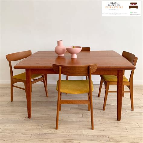 meja makan minimalis kayu jati model cafe terbaru  harga terjangkau