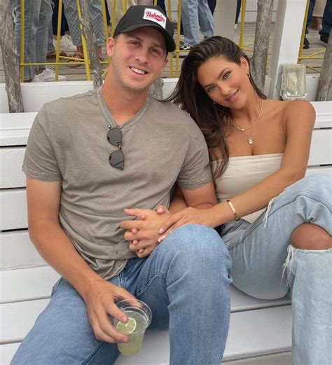 Lions Qb Jared Goff Engaged To Si Swimsuit Model Christen Harper