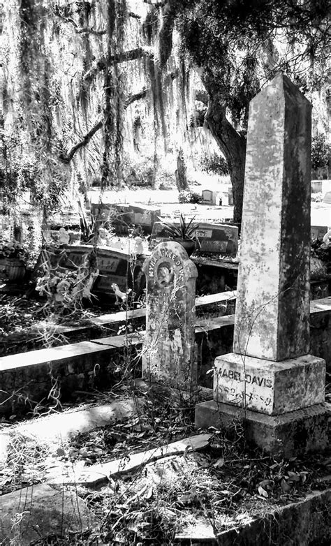 Love To Photograph Old Cemeteries Old Cemeteries Abandoned Places