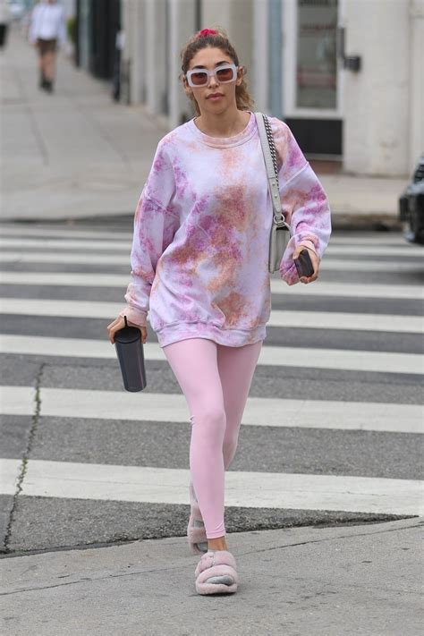 ‼ subscribe for a free rate and 5min+ video of your choice‼ 0.12% (but let my content do the talking). CHANTEL JEFFRIES Leaves Yoga Class in West Hollywood 03/10 ...