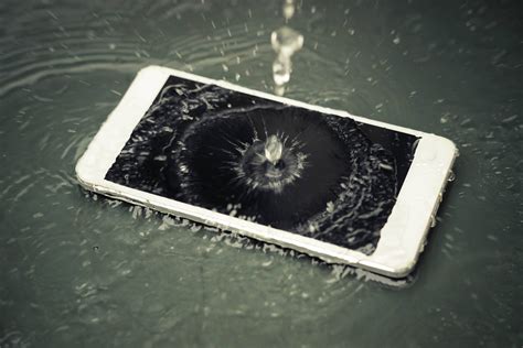 How To Fix Your Water Damaged Iphone Expert Guide Ismash