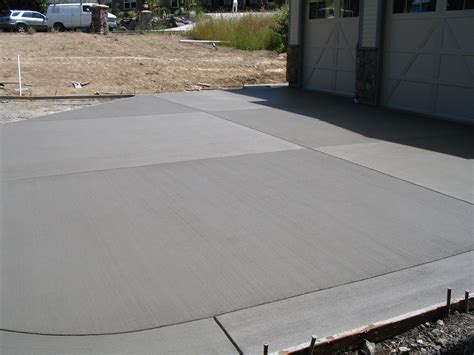 Senecal Concrete Designs,stamped concrete driveways, New England | Concrete driveway-Broom finish