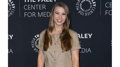 Bindi Irwin Wishes Dad Could Give Strength Amid Australian Wildfires