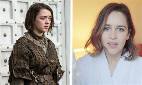 Pic Emilia Clarke And Maisie Williams Reactions To Their Emmy