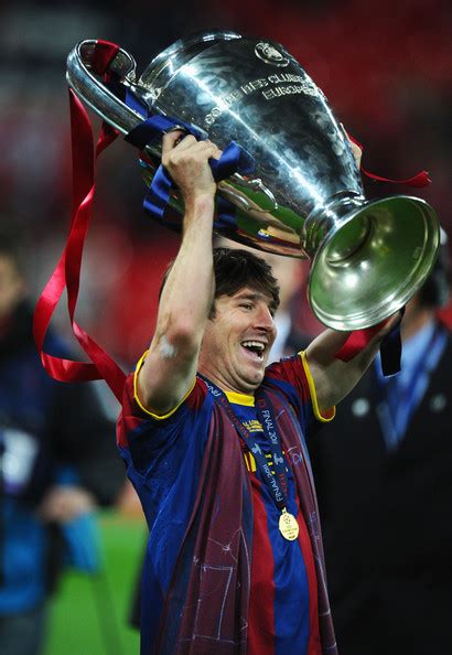 Barcelona Return Home Victorious With Champions League Trophy Lionel