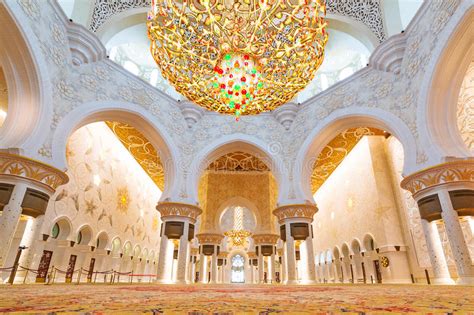 Interior De Sheikh Zayed Grand Mosque Em Abu Dhabi Foto De Stock