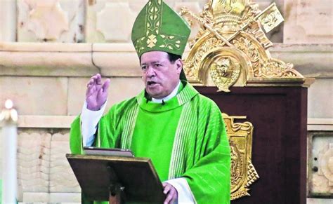 Rezan En La Catedral Por Eterno Descanso De Fidel Castro