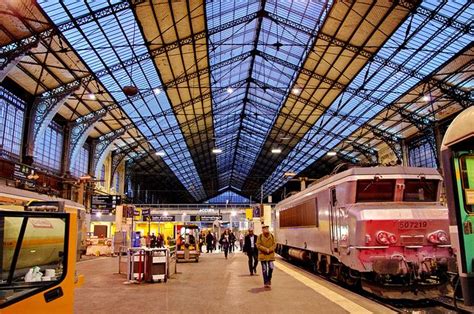 Paris Gare Dausterlitz Le Matin 2 Train Station Train Travel Train