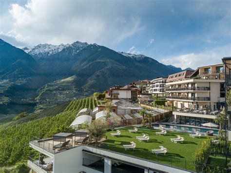 Außenansicht Hotel Der Weinmesser Scena Schenna • Holidaycheck Südtirol Italien