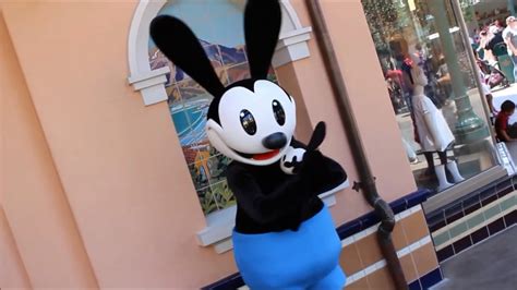 Oswald is one of my favorite cartoon characters, so i wanna take this moment to focus the spotlight on him for a bit. Oswald makes U.S. debut at Disney California Adventure