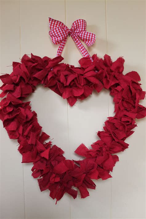 Valentines Day Heart Shaped Rag Wreath Diy Valentines Decorations