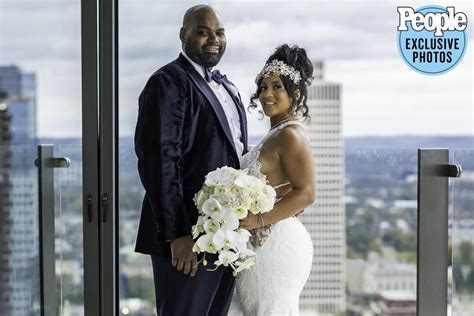 Michael Oher Who Inspired The Blind Side Is Married Inside The