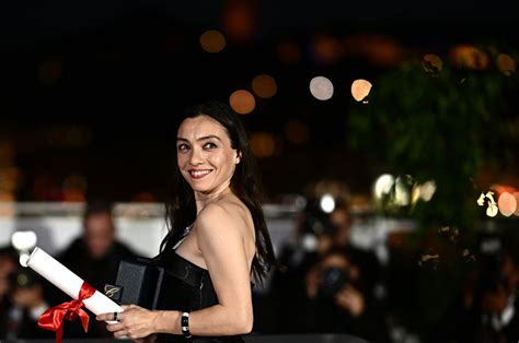 Merve Dizdar Becomes 1st Turkish To Win Best Female Actress At Cannes Daily Sabah