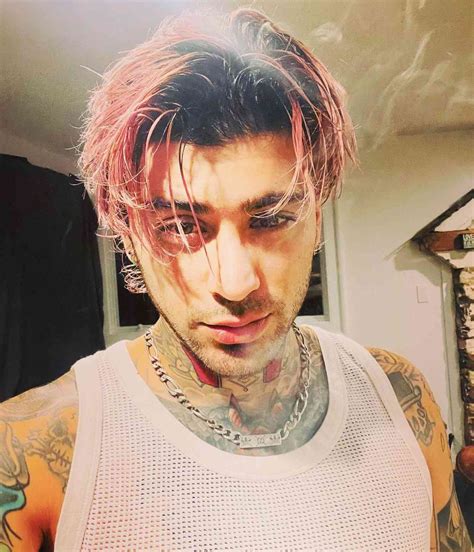 Zayn Malik Debuts Shaggy Pastel Pink Hair In New Instagram Selfie
