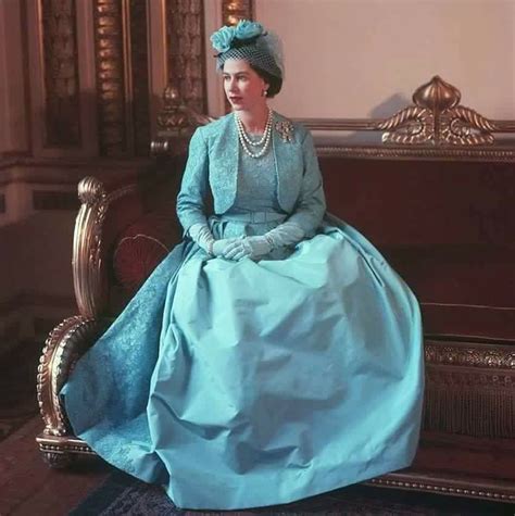 Princess elizabeth became the queen of england at the age of 25 after the death of her father with her. Queen Elizabeth at Princess Margaret's wedding in 1960 ...