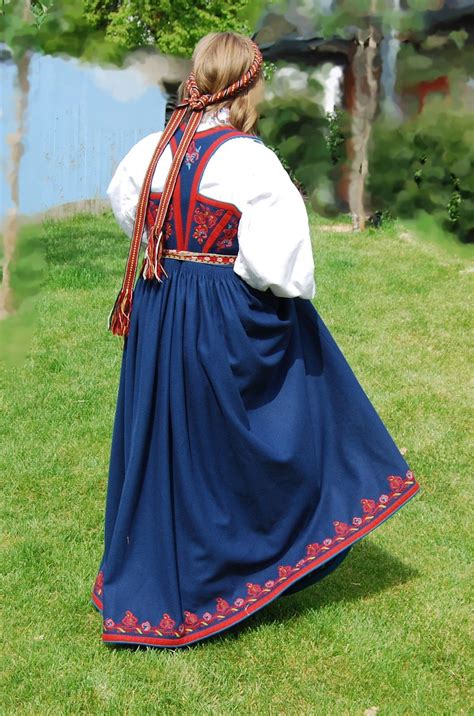 Costume And Rosemaling Embroidery Of West Telemark Norway