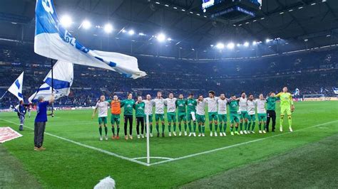 Herausragend macht es derzeit ömer toprak. Werder Bremen holt 1000. Auswärtspunkt in der Bundesliga ...