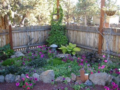 Lovely Corner Landscaping Ideas In 2020 Shade Garden Design Corner