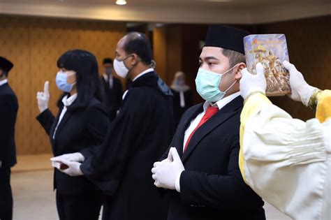 Osc diwujudkan untuk memudahkan pelanggan berurusan dengan bahagian pengurusan hartanah (bph), jabatan perdana menteri (jpm) yang meliputi urusan rumah. Kementerian Pendayagunaan Aparatur Negara dan Reformasi ...