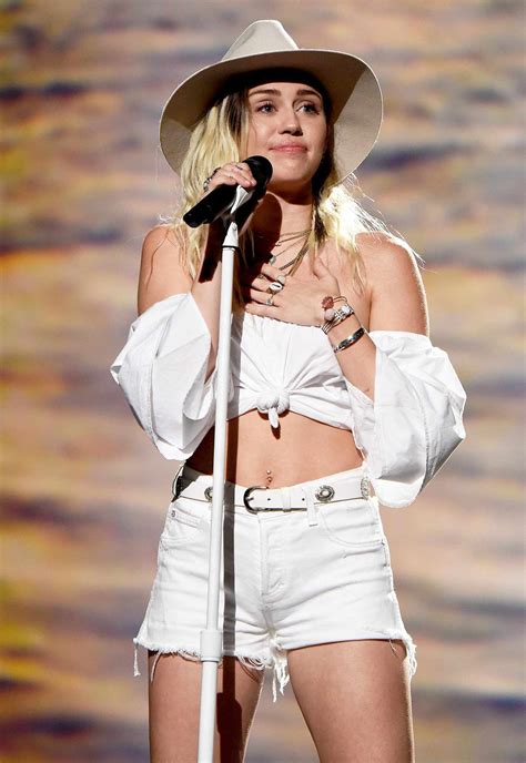 Billboard Music Awards 2017 Miley Cyrus Sings Malibu