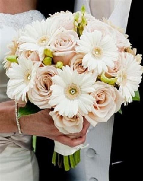 Wedding Flowers Daisies And Roses Daisy Wedding Flowers Spring