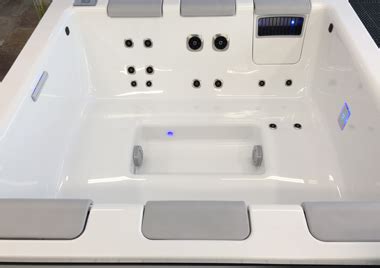 Hot tubs offer some incredible benefits for body aches and stress. Hot Tubs Northampton - Lifestyle Pools - Villeroy & Boch