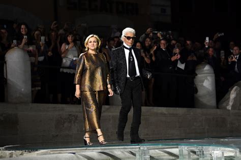 Karl Lagerfeld And Fendi Celebrate 90 Years At The Trevi Fountain Cnn