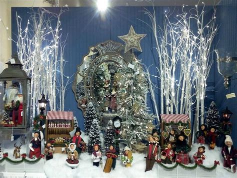 Please know that we understand that choosing the right décor for your home/office can be a tedious process. Byers' Choice Carolers — Opdyke Furniture's Holiday Shoppe (Point Pleasant Beach, NJ) | Holiday ...