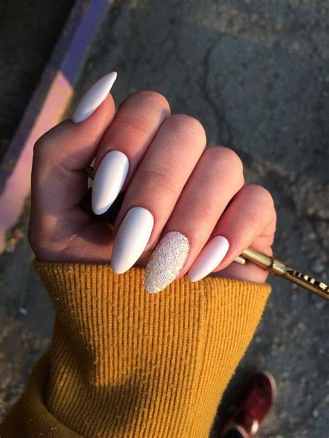 Las uñas acrílicas lucen atractivas en casi todas las personas. Pin de S0707002 MM en Nails | Manicura de uñas, Uñas ...
