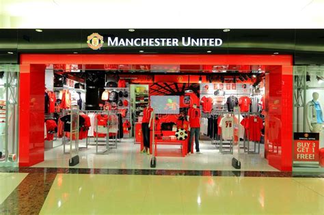 Other than these two, there are many other shops and malls that any manchester united fan can iprice.my buy the newest manchester united products in malaysia with the latest sales and promotions. Manchester United store editorial stock image. Image of ...