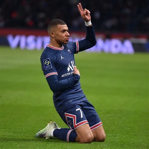 Kylian Mbappé Height Weight Age Body Statistics Biography Celebrities Details