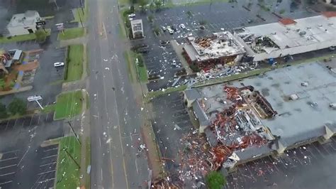 Apparent Tornado Leaves Destruction In Tulsa 13 Injured Wgn Tv
