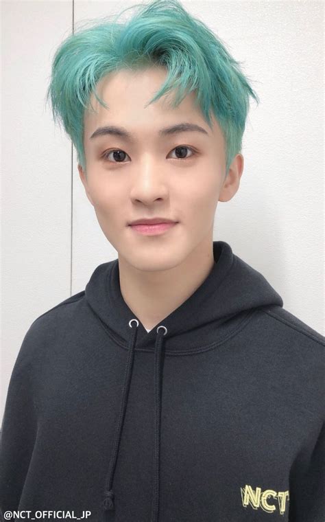 Kali ini 99.co indonesia akan menghadirkan 12 gaya rambut pria terbaik tahun ini. 10 Gaya Rambut Terbaru Mark NCT, Kok Mirip Warna ...