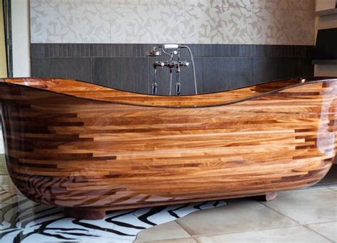 Dasanamane bagaskara kaya kasebut ing ngisor iki, kejaba. Bathtub digawe saka kayu