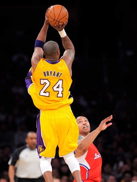 Kobe Bryant Fadeaway Jump Shot Wall Print Poster 24x32wbp05945 In