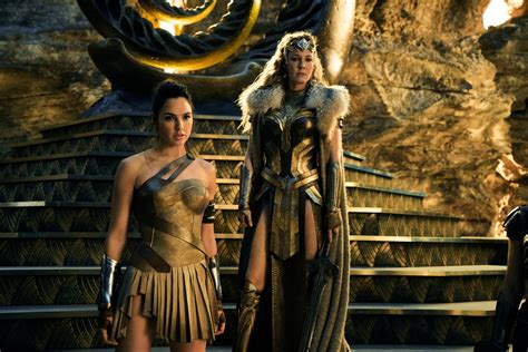 Wonder Woman With Her Mother Hippolyta Wallpaperhd Movies Wallpapers