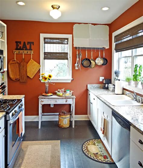 desain dapur minimalis kombinasi warna orange tampil unik